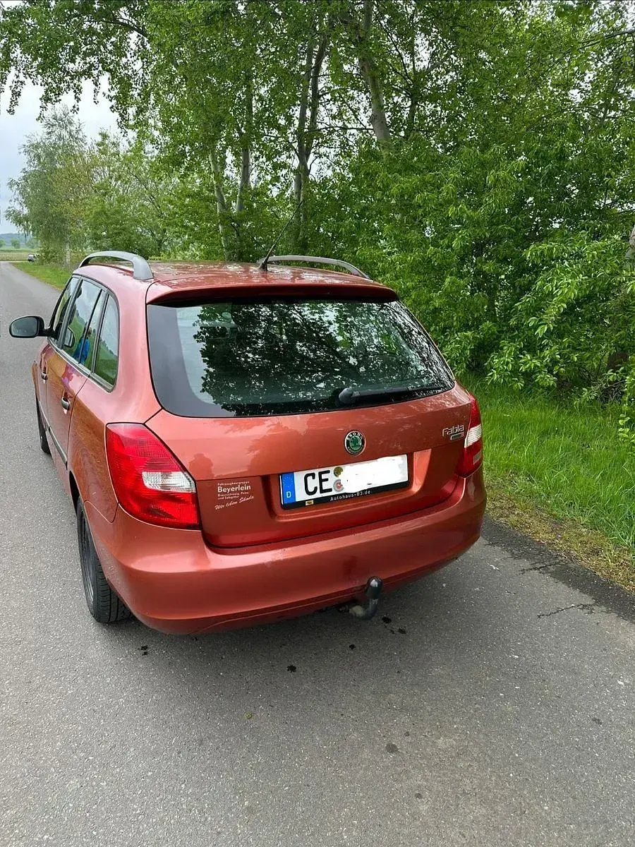 Gebraucht Skoda Fabia Ambiente 69 PS (50 kW) 2009 Orange Kombi