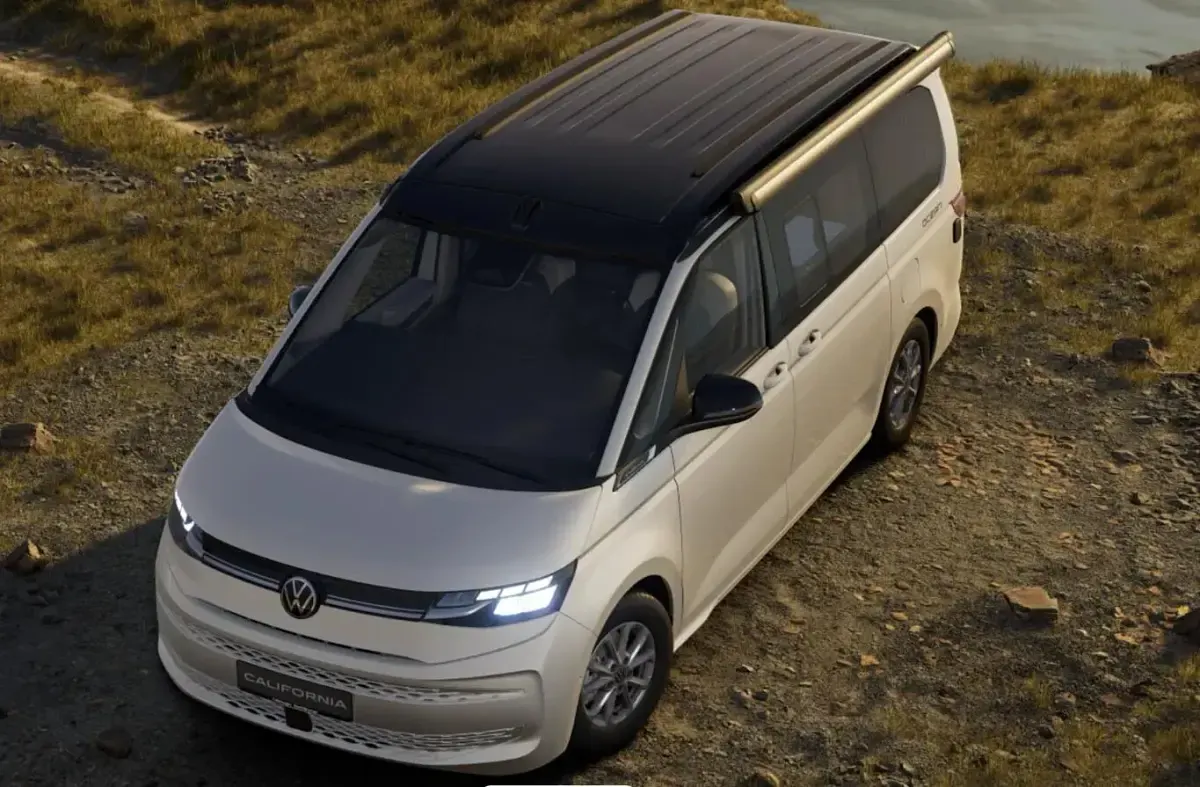 Neu VW T7 California 150 PS (110 kW) 2026 Candyweiß/ deep black perleffek Van