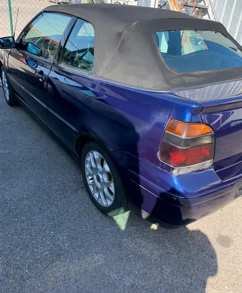Gebraucht VW Golf Cabriolet 115 PS (84 kW) 2002 Blau Cabrio