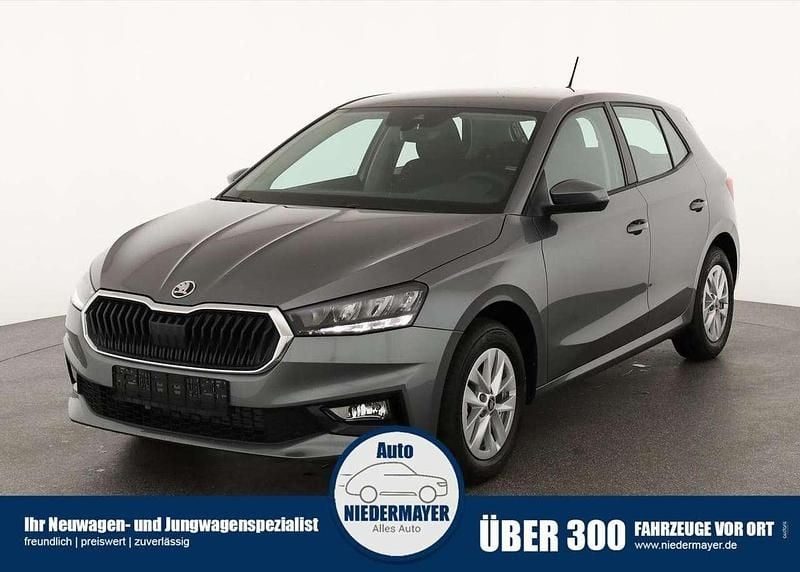 Race blau metallic Neu 2025 Skoda Fabia Selection Limousine | 19.495 € (Guter Preis) - Bild 1/4