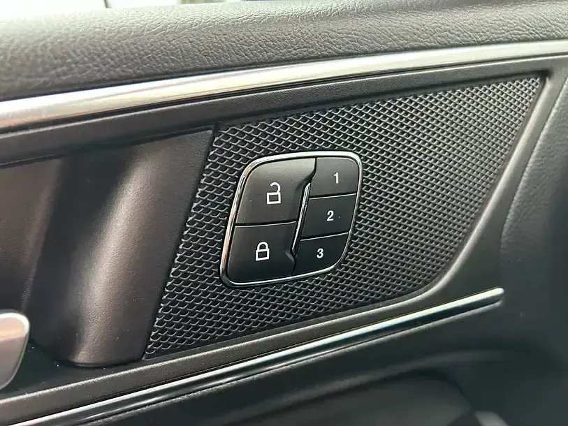 Używany Ford S-MAX Titanium 190 KM (139 kW) 2020 Czerwony Minivan