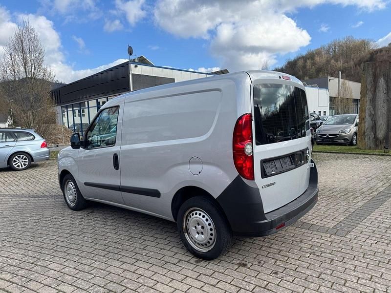 Second-hand Opel Combo 90 CP (66 kW) 2013 Argintiu Monovolum