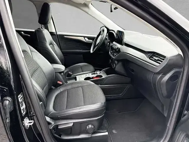 Gebraucht Ford Kuga ST-Line 224 PS (164 kW) 2021 Weiß SUV