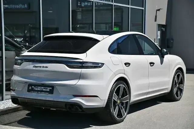 Gebraucht Porsche Cayenne Turbo Coupe 549 PS (403 kW) 2023 Grau SUV