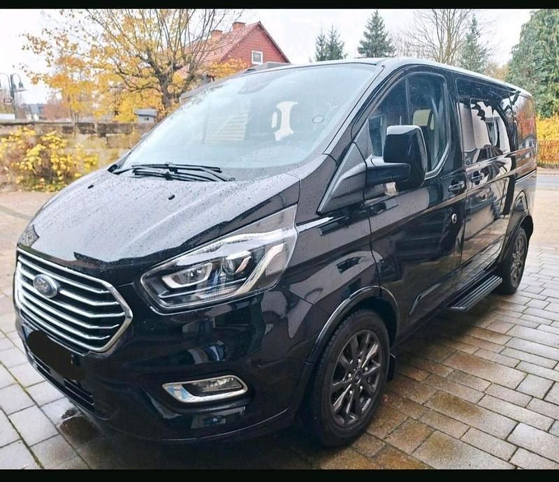 Schwarz Gebraucht 2020 Ford Tourneo Titanium X Van / Kleinbus | 32.300 € (Superpreis) - Bild 1/4