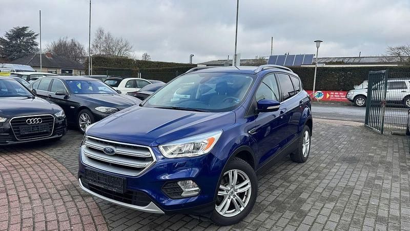 Gebraucht Ford Kuga Titanium 150 PS (110 kW) 2017 Blau SUV