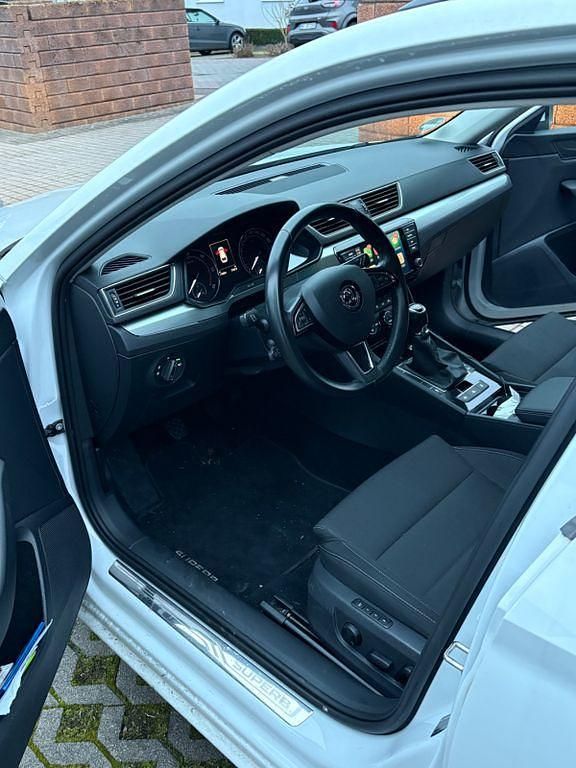 Gebraucht Skoda Superb Style 150 PS (110 kW) 2016 Weiß Limousine