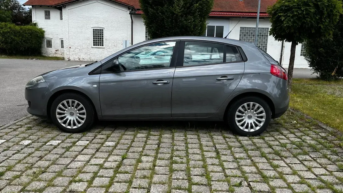 Gebraucht Fiat Bravo 90 PS (66 kW) 2011 Grau Kleinwagen