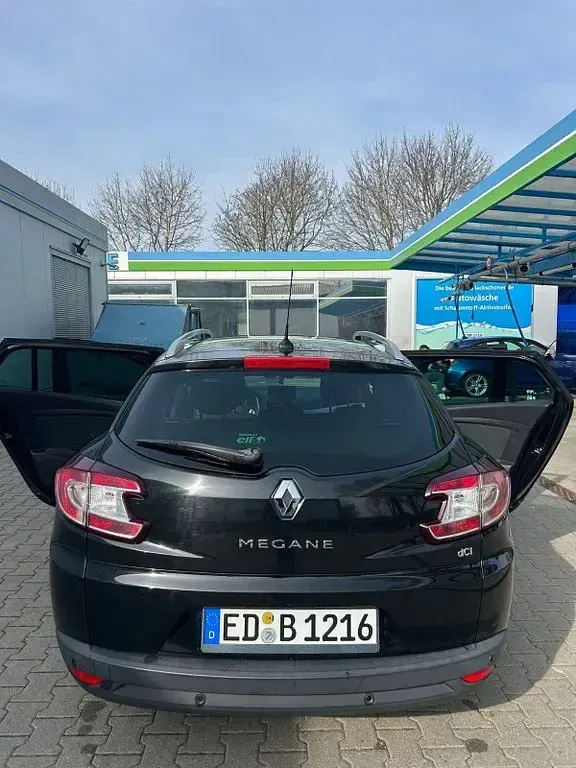 Gebraucht Renault Mégane III Expression 131 PS (96 kW) 2011 Schwarz Limousine