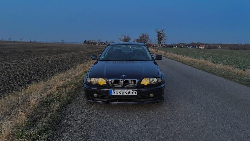 Blau Gebraucht 2000 BMW 318 Coupé | 2.200 € (Guter Preis) - Bild 1/4