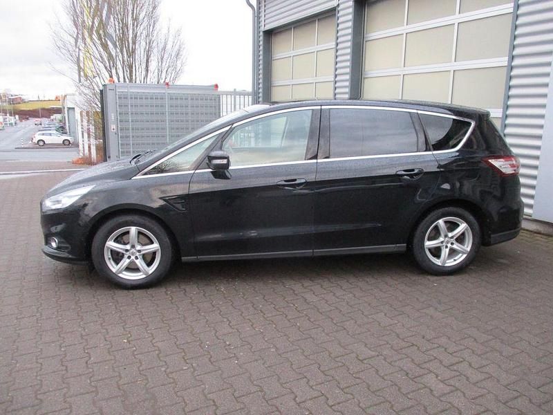 Gebraucht Ford S-MAX Titanium 150 PS (110 kW) 2019 Schwarz Van / Kleinbus