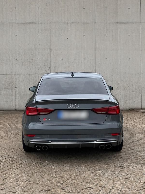 Second-hand Audi S3 Performance 310 CP (228 kW) 2017 Gri Berlinǎ