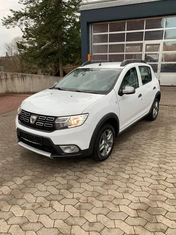 Gebraucht Dacia Sandero Prestige 95 PS (69 kW) 2020 Weiß Limousine