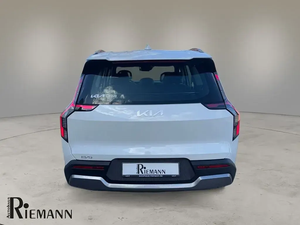 Gebraucht Kia EV9 Air 160 kW (218 PS) 2026 (swp) snow white pearl m SUV