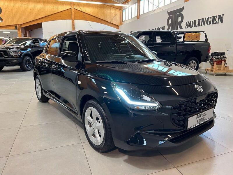 Gebraucht Suzuki Swift Comfort 83 PS (61 kW) 2024 Super black pearl Kleinwagen