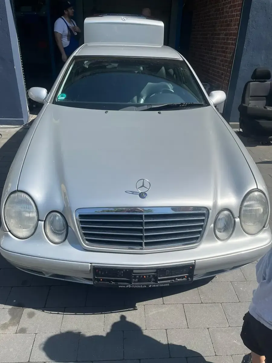 Gebraucht Mercedes CLK230 193 PS (141 kW) 1998 Silber Coupé