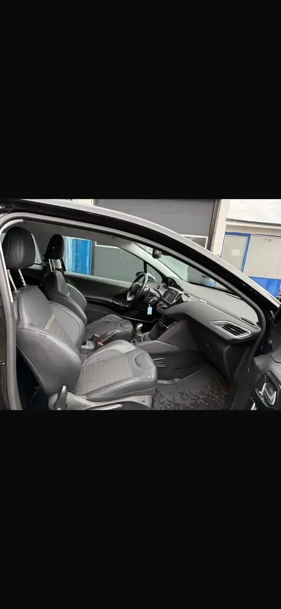 Gebraucht Peugeot 207 120 PS (88 kW) 2013 Schwarz Kleinwagen