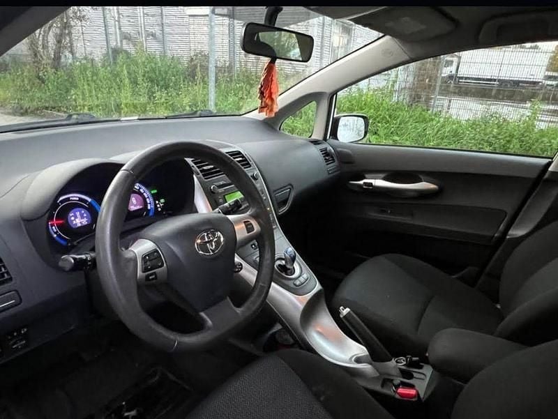 Gebraucht Toyota Auris 99 PS (72 kW) 2010 Weiß Kleinwagen