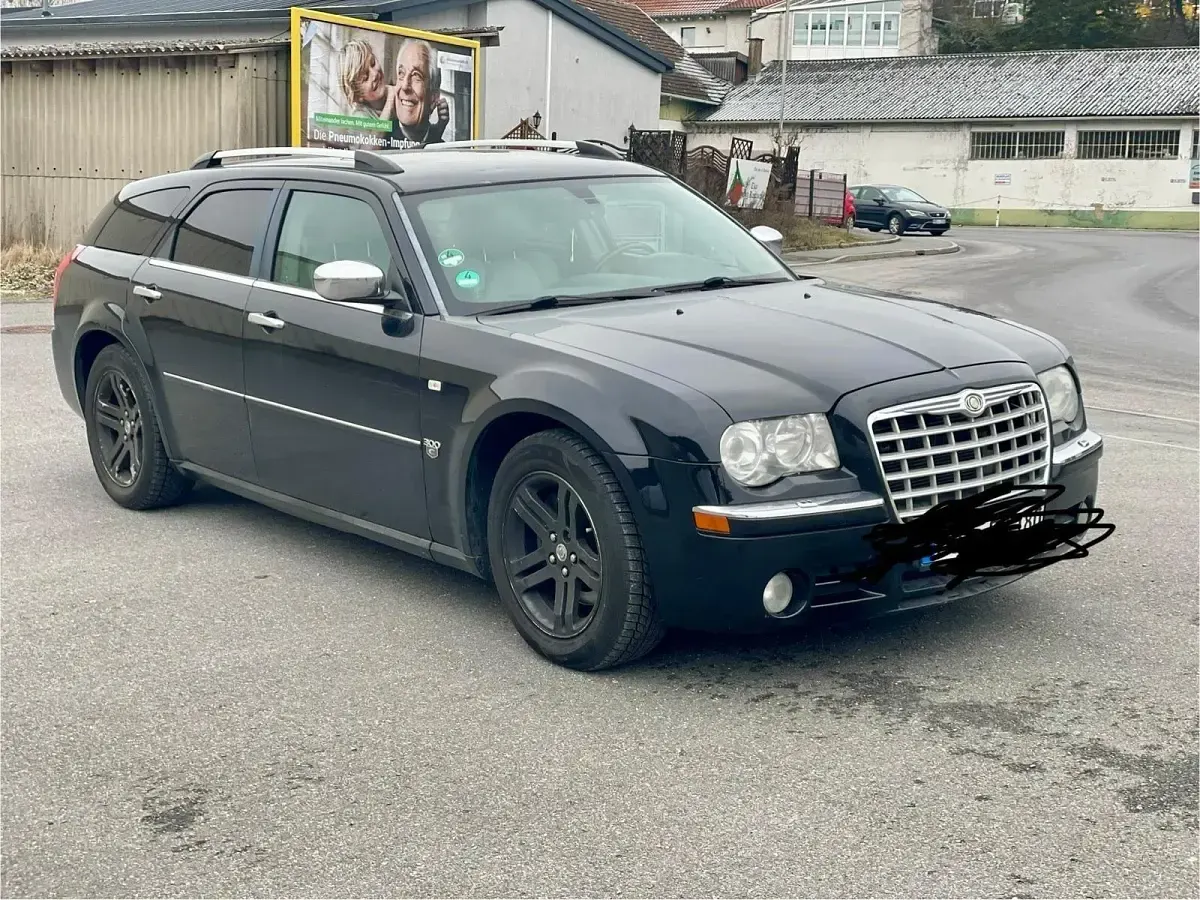 Używany Chrysler 300C 218 KM (160 kW) 2007 Czarny Kombi