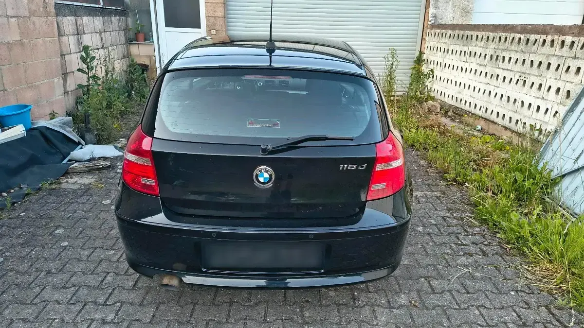 Gebraucht BMW 118 143 PS (105 kW) 2011 Schwarz Kleinwagen