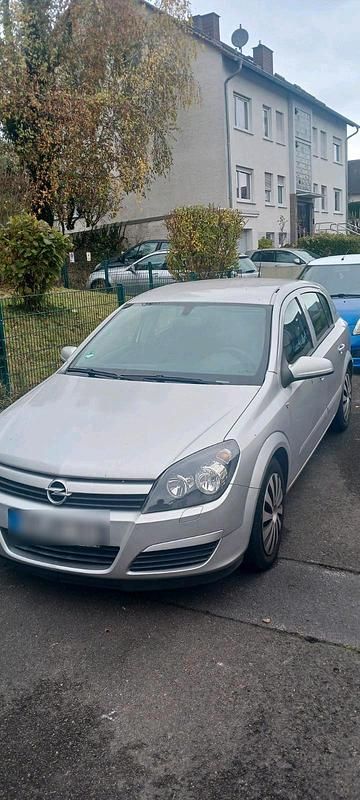 Grau Gebraucht 2004 Opel Astra Kleinwagen | 700 € (Fairer Preis) - Bild 1/4
