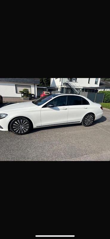 Weiß Gebraucht 2016 Mercedes 350 Limousine | 22.500 € - Bild 1/4