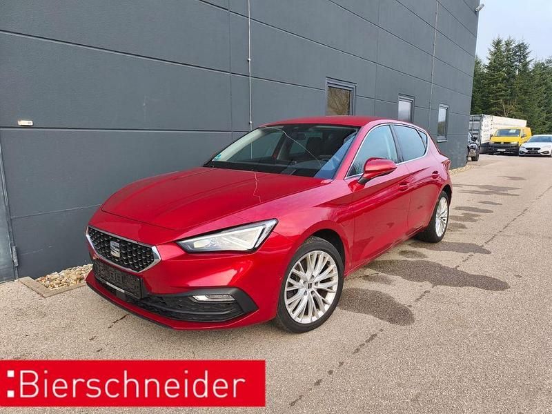 Rot Gebraucht 2021 Seat Leon XCELLENCE Limousine | 17.550 € (Fairer Preis) - Bild 1/4