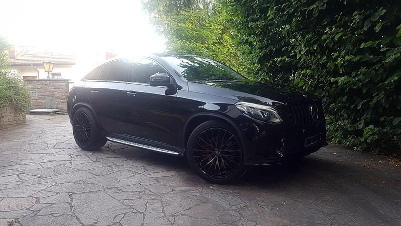 Schwarz Gebraucht 2016 Mercedes GLE43 AMG AMG Coupé | 44.800 € (Teuer) - Bild 1/4