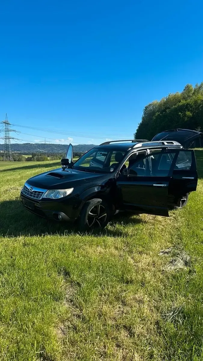 Second-hand Subaru Forester 150 CP (110 kW) 2012 Negru SUV