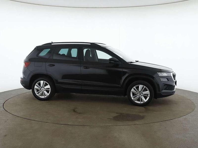 Gebraucht Skoda Karoq Selection 150 PS (110 kW) 2024 Schwarzmagic perleffekt SUV