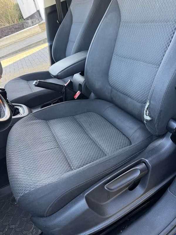 Gebraucht VW Jetta Comfortline 122 PS (89 kW) 2012 Blau Limousine