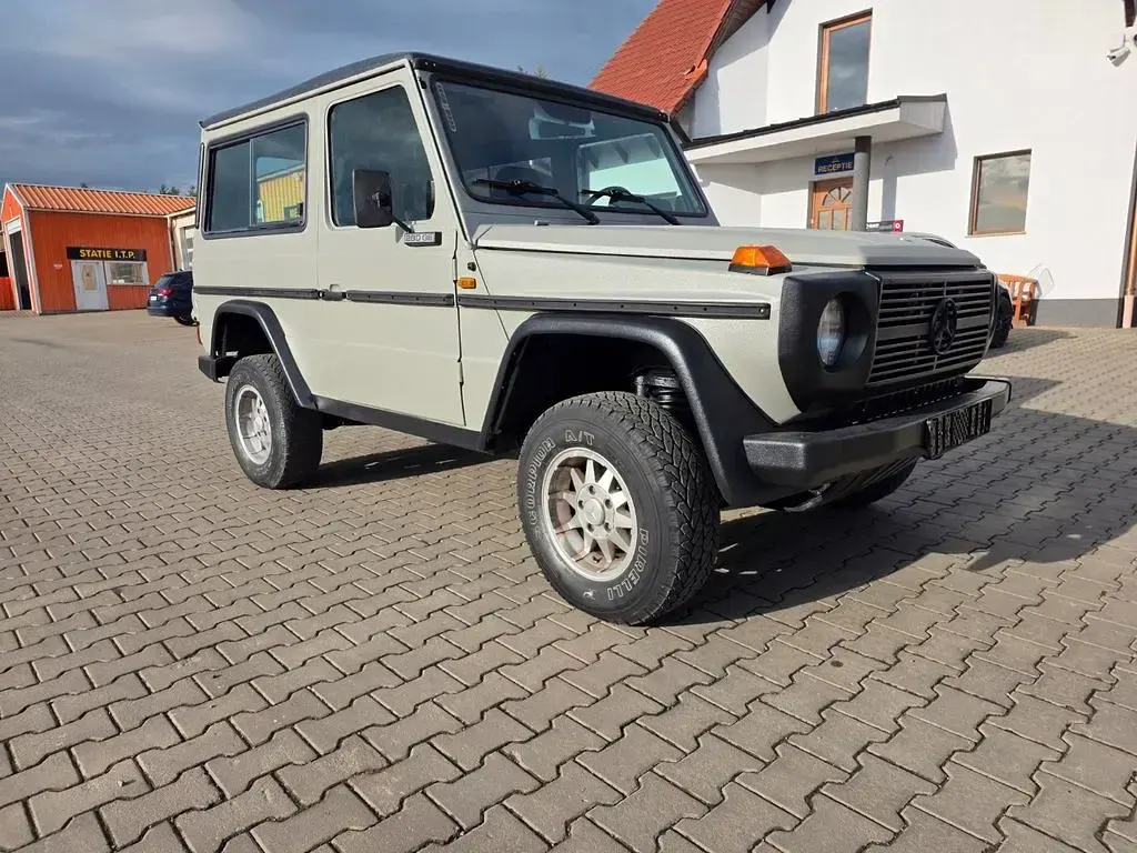 Gebraucht Mercedes G280 156 PS (114 kW) 1983 Grau SUV