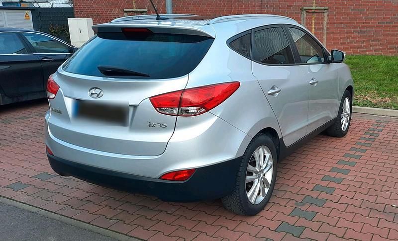 Gebraucht Hyundai ix35 163 PS (119 kW) 2013 Silber SUV