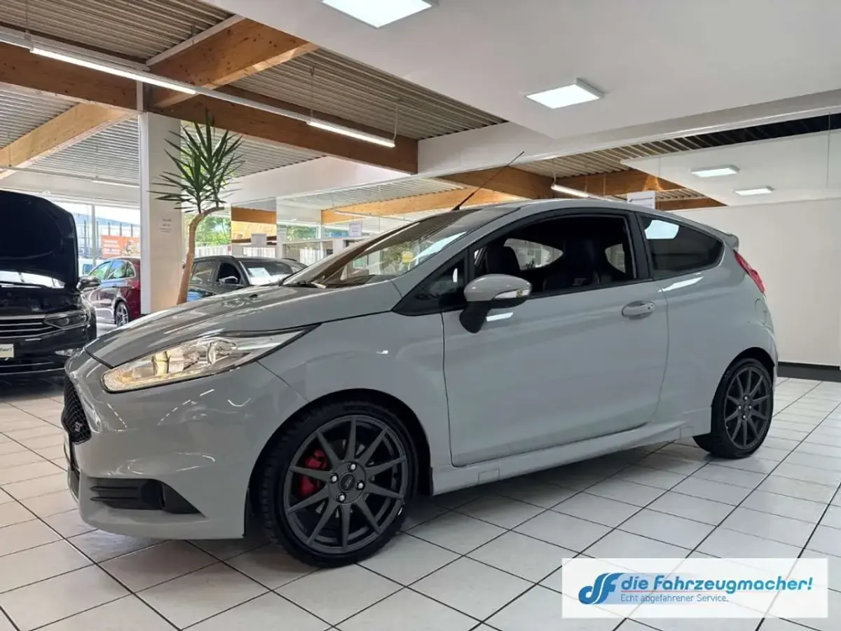 Gebraucht Ford Fiesta ST200 200 PS (147 kW) 2016 Grau Kleinwagen