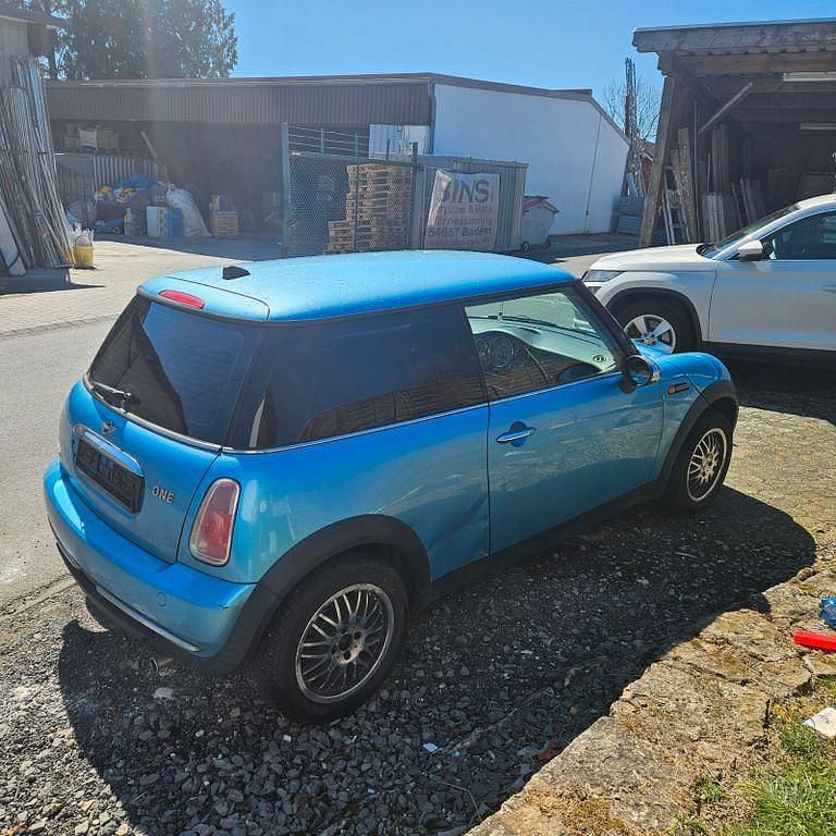Second-hand Mini ONE 90 CP (66 kW) 2004 Albastru Hatchback