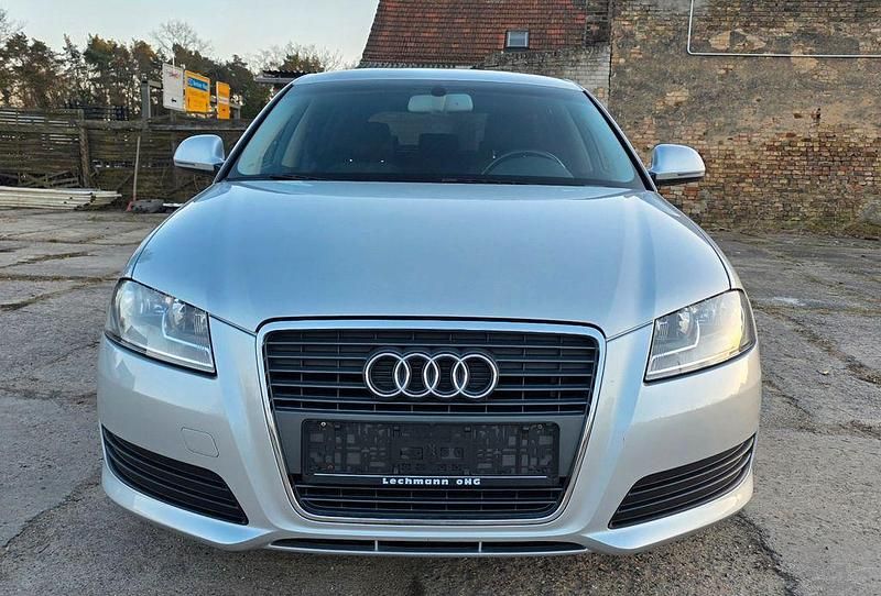 Gebraucht Audi A3 Ambiente 102 PS (75 kW) 2009 Silber Kleinwagen