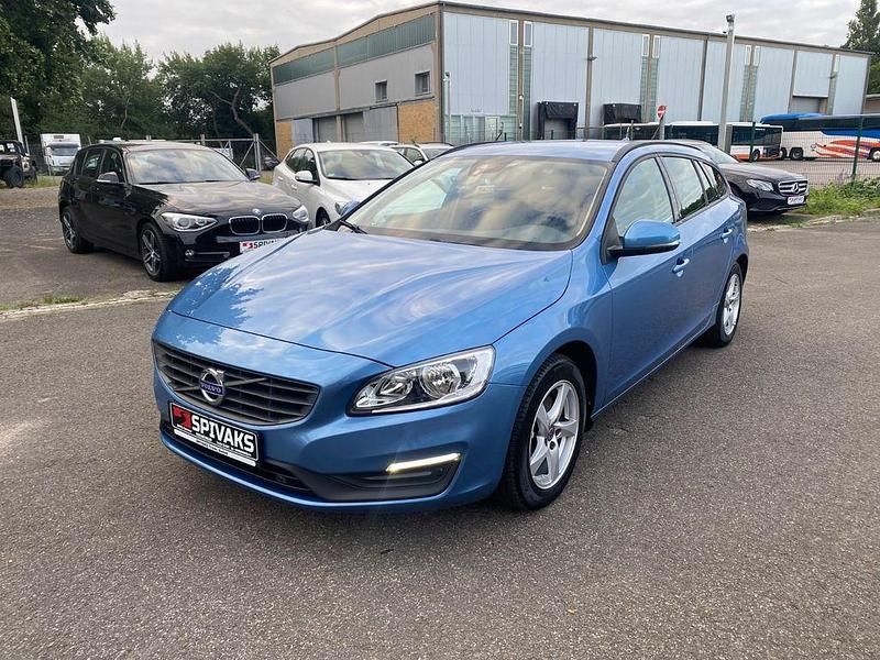 Blau Gebraucht 2017 Volvo V60 Business Edition Kombi | 11.799 € (Fairer Preis) - Bild 1/4