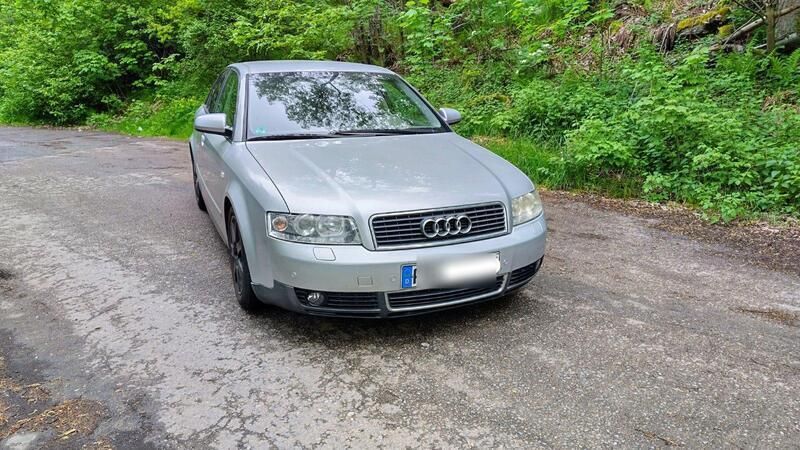 Silber Gebraucht 2002 Audi A4 S-Line Limousine | 2.300 € (Fairer Preis) - Bild 1/4