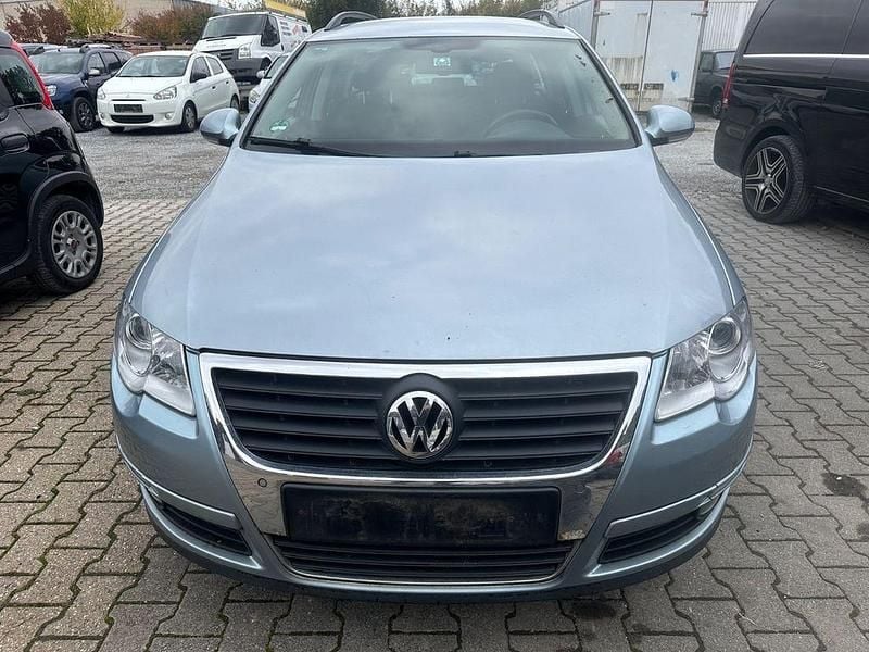 Blau Gebraucht 2007 VW Passat Comfortline Kombi | 2.750 € (Guter Preis) - Bild 1/4