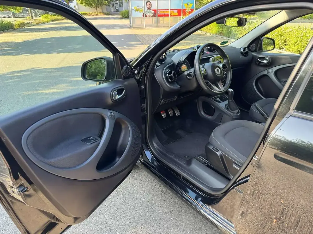Gebraucht Smart ForFour Passion 71 PS (52 kW) 2016 Schwarz Kleinwagen