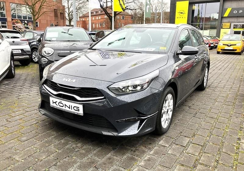 Grau Gebraucht 2022 Kia Ceed Sportswagon Vision Kombi | 21.998 € (Guter Preis) - Bild 1/4