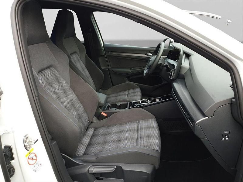 Gebraucht VW Golf VIII GTE 272 PS (200 kW) 2024 Pure white Limousine