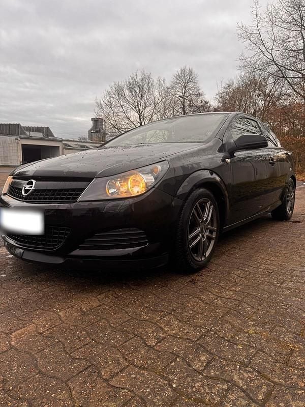 Gebraucht Opel Astra GTC 140 PS (102 kW) 2009 Schwarz Coupé