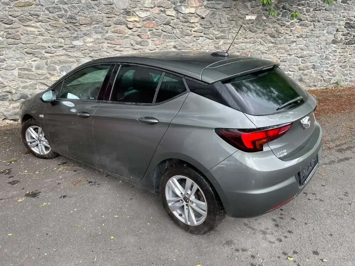 Gebraucht Opel Astra 125 PS (91 kW) 2017 Grau Kombi