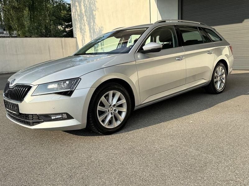 Silber Gebraucht 2019 Skoda Superb Style Kombi | 15.400 € (Guter Preis) - Bild 1/4