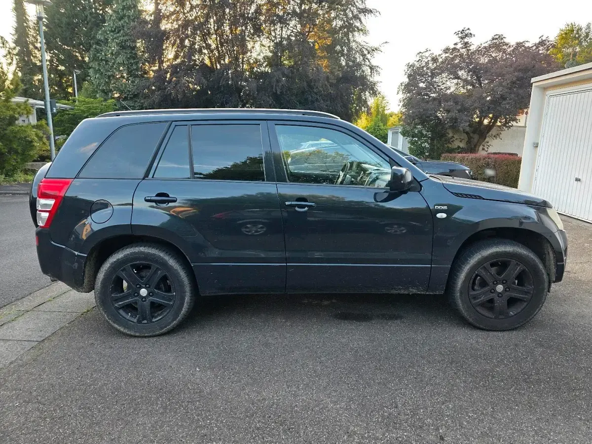 Gebraucht Suzuki Grand Vitara 130 PS (95 kW) 2007 Schwarz SUV