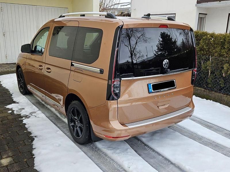 Gebraucht VW Caddy Style 122 PS (89 kW) 2021 Braun Van / Kleinbus