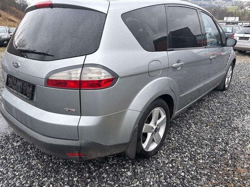 Gebraucht Ford S-MAX Titanium 140 PS (102 kW) 2008 Grau Van / Kleinbus