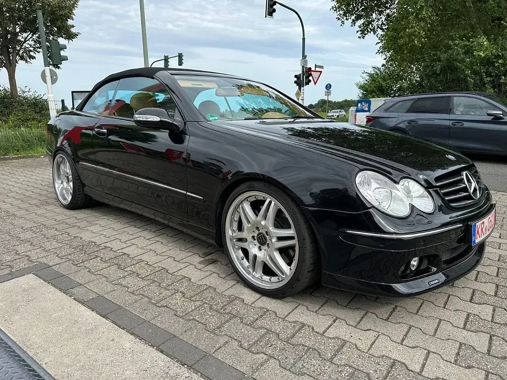 Gebraucht Mercedes CLK500 306 PS (225 kW) 2005 Obsidianschwarz Cabrio
