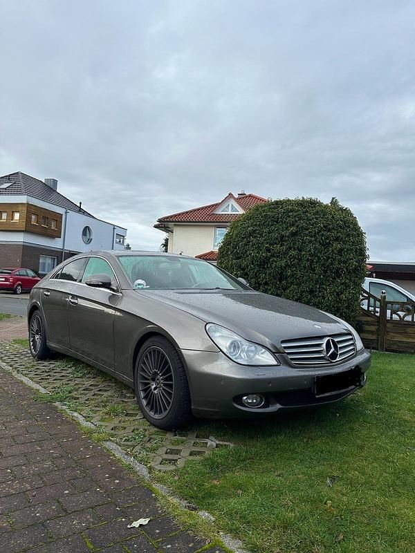 Gebraucht Mercedes CLS320 224 PS (164 kW) 2006 Gold Coupé